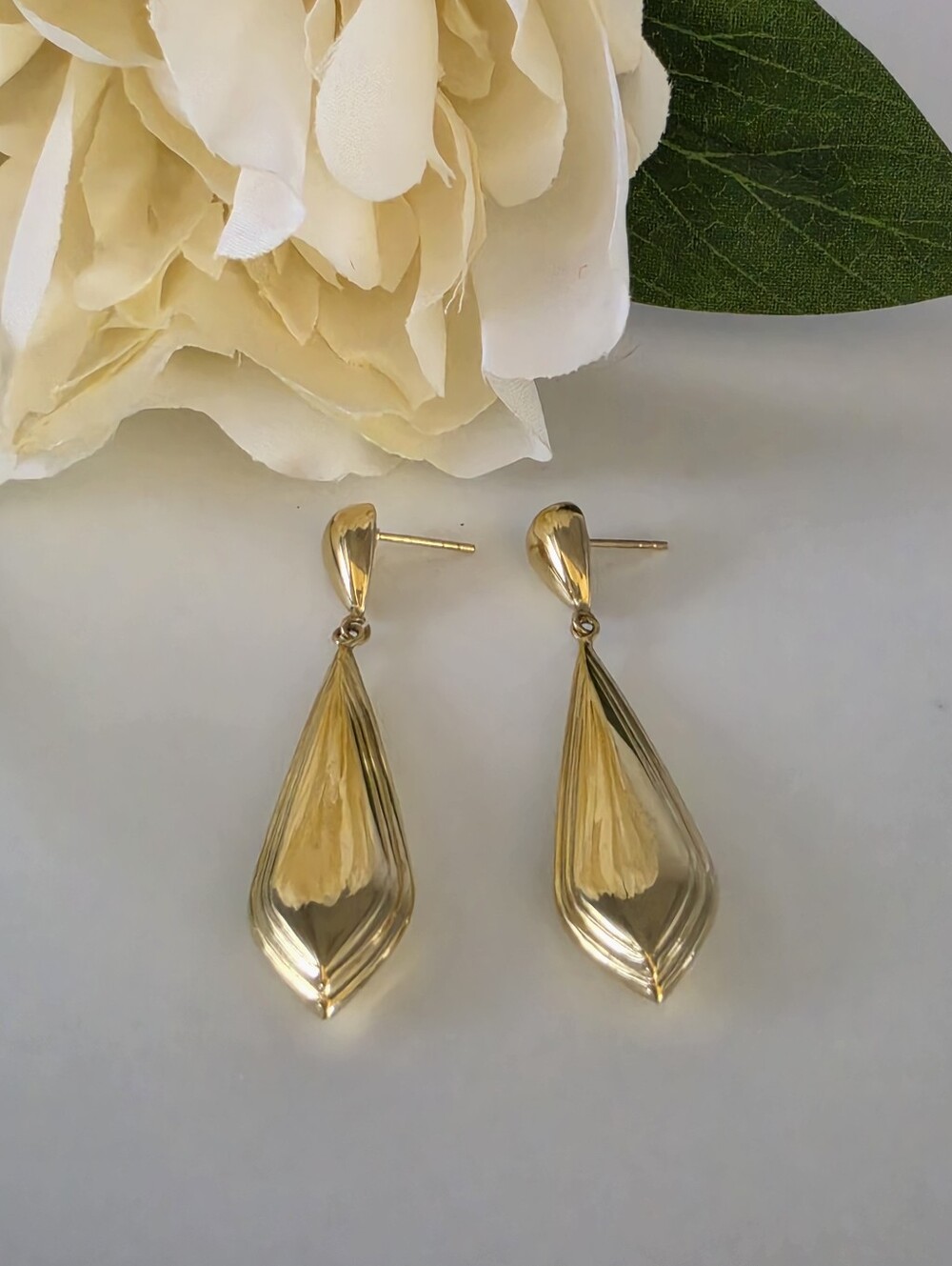14k Yellow Gold Elongated Teardrop Art Deco Style Dangle Earrings - Picture 5 of 13